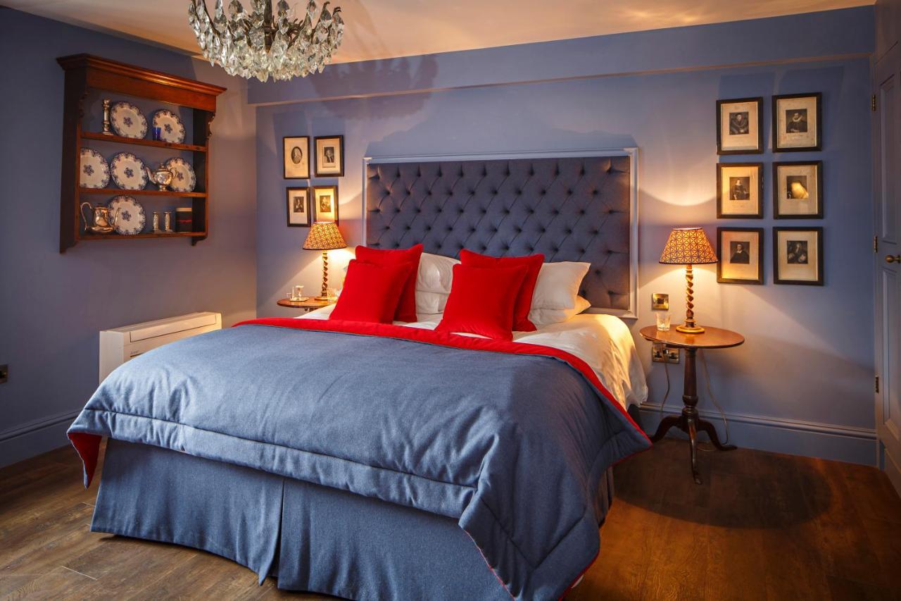 Ffolkes Arms Hotel Hillington Bagian luar foto
