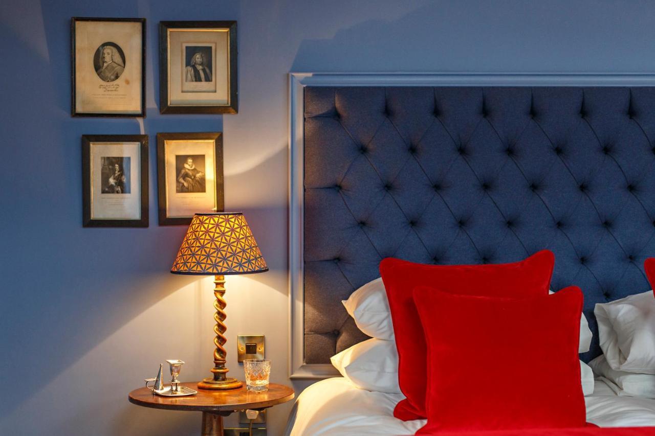 Ffolkes Arms Hotel Hillington Bagian luar foto