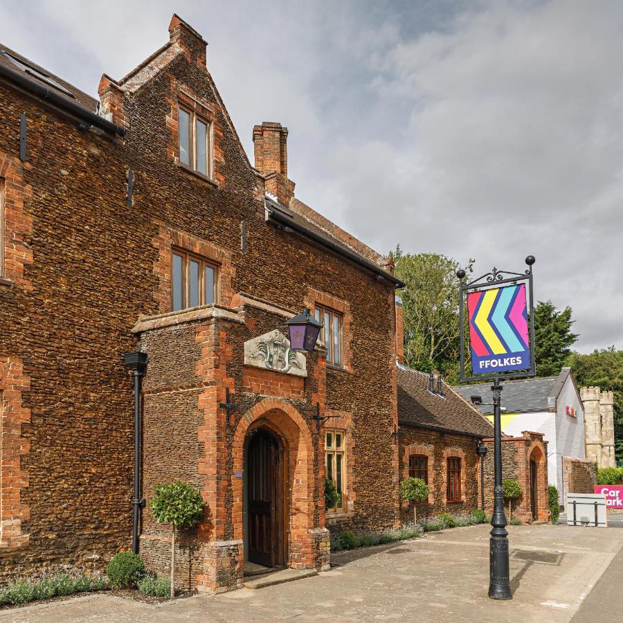 Ffolkes Arms Hotel Hillington Bagian luar foto