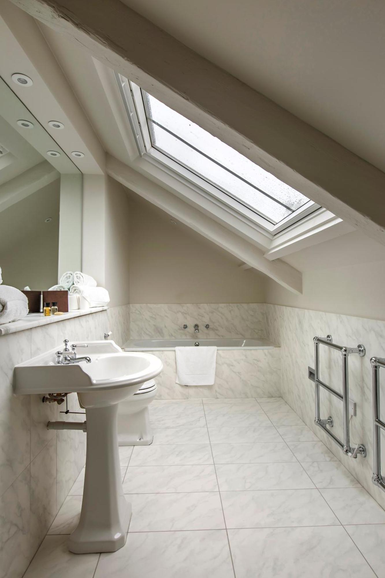 Ffolkes Arms Hotel Hillington Bagian luar foto