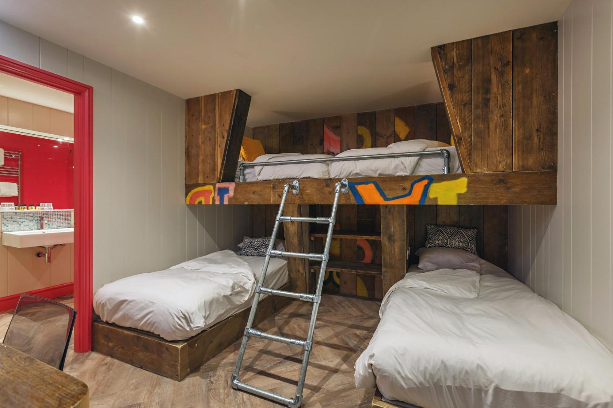 Ffolkes Arms Hotel Hillington Bagian luar foto