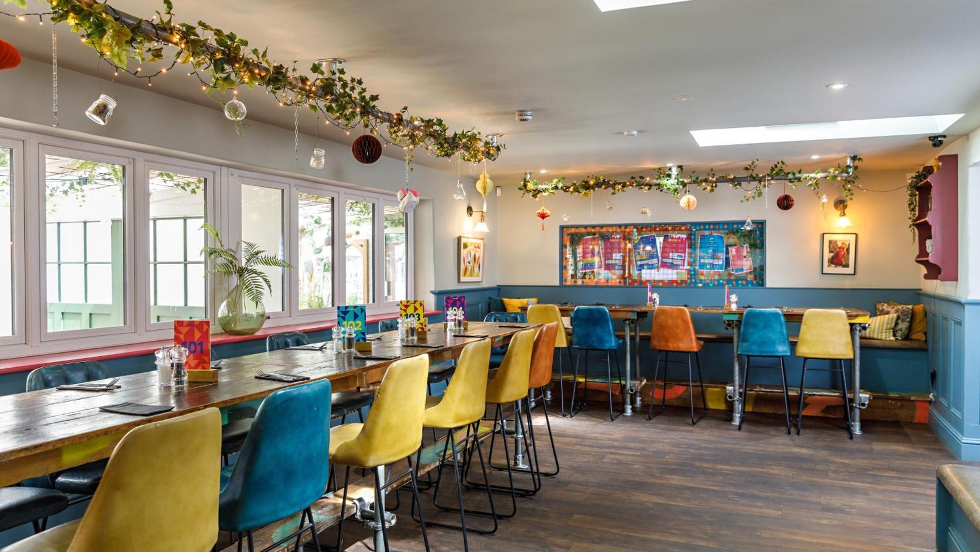 Ffolkes Arms Hotel Hillington Bagian luar foto